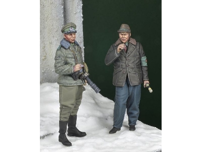 East German Border Troops Officer And Civilian Volunteer, Winter 1970-80's - zdjęcie 2