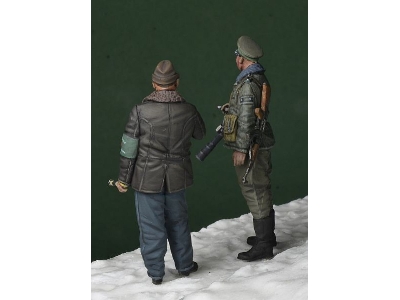 East German Border Troops Officer And Civilian Volunteer, Winter 1970-80's - zdjęcie 3