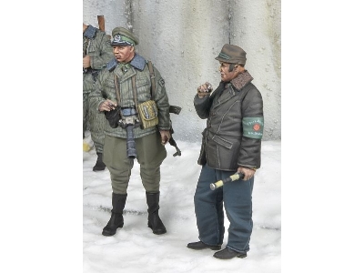 East German Border Troops Officer And Civilian Volunteer, Winter 1970-80's - zdjęcie 4