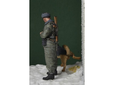 East German Border Trooper With Dog, Winter 1970-80's - zdjęcie 4