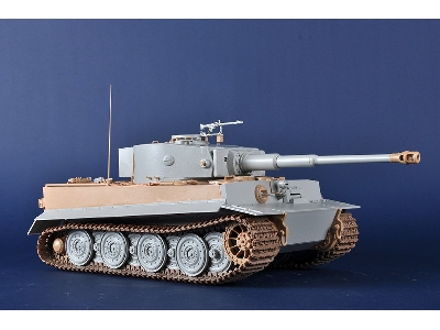 Pz.Kpfw.Vi Ausf.E Sd.Kfz.181 Tiger I (Late Production) - zdjęcie 8