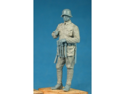 German Freikorps Standing Soldier - zdjęcie 2