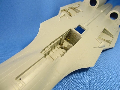 Sukhoi Su-34 Fullback Detailing Set For Undercarriage Legs And Undercarriage Bay (For Hobby Boss And Kitty Hawk Model Kits) - zd