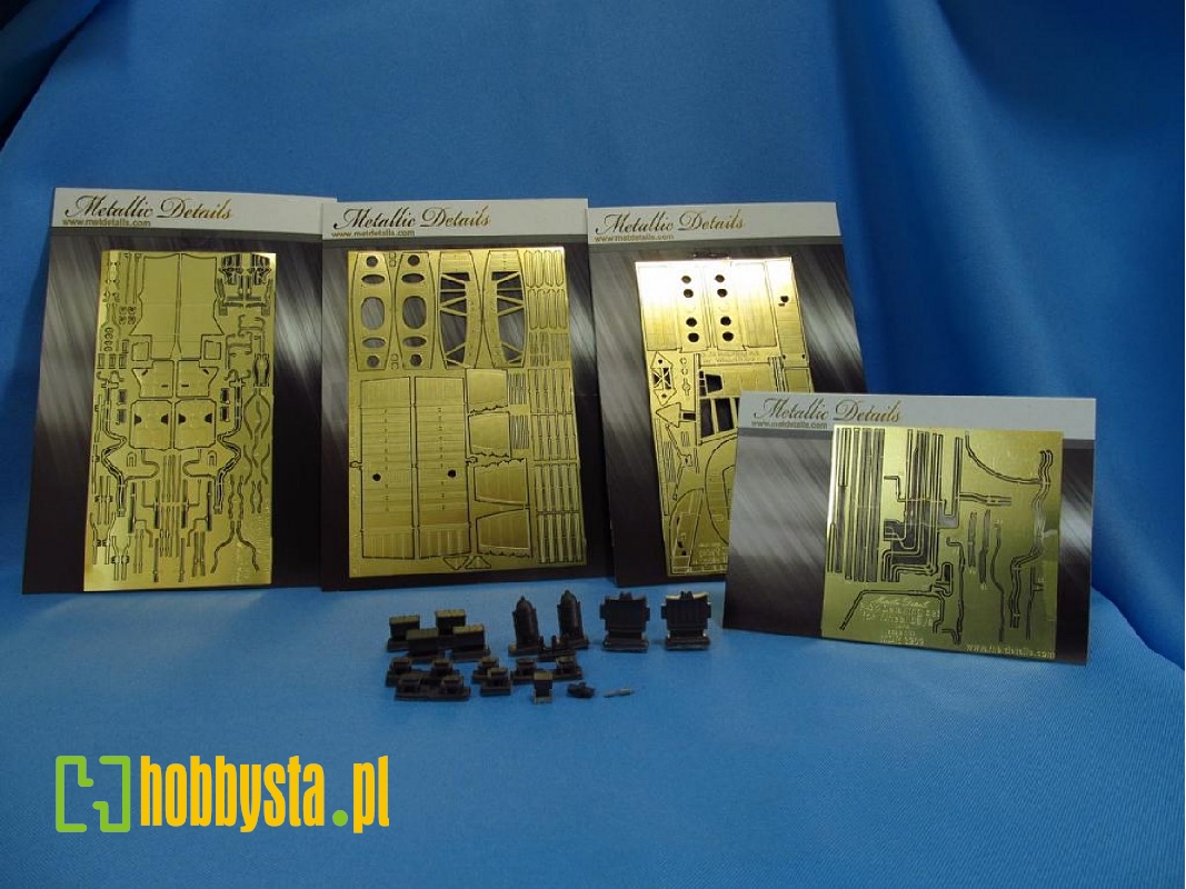 Consolidated B-24 D/J Liberator Wheel Bay Detailing Set (Designed To Be Used With Hobby Boss Kits) - zdjęcie 1