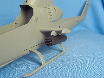 Xm159 2.75 Inch Rocket Launcher (For Ah-1g icm, Special Hobby And Revell Kits) - zdjęcie 4