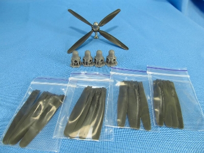 Consolidated B-24/Boeing B-29 Hamilton Standard Propellers (For Monogram And Revell Kits) - zdjęcie 1