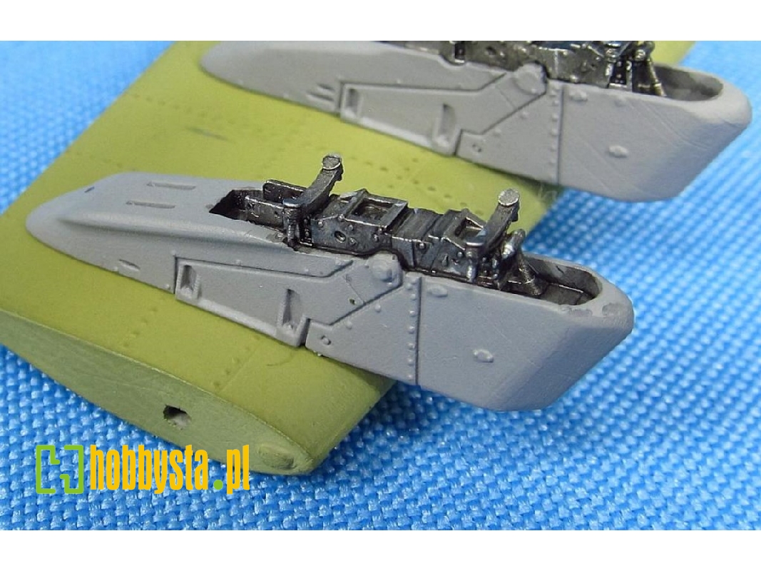 Boeing/Hughes Ah-64 Apache - Pylons Late Type (For Academy And Hasegawa Kits) - zdjęcie 1 Boeing/Hughes Ah-64 Apache - Pylons Late Type (For Academy And Hasegawa Kits) - zdjęcie 1