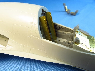 Sukhoi Su-34 Fullback Cockpit Set (Designed To Be Used With Hobby Boss And Kitty Hawk Model Kits) - zdjęcie 4