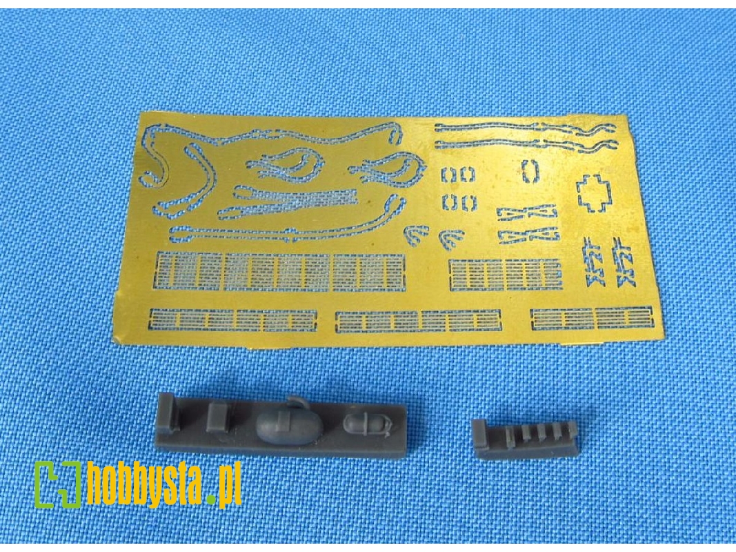 Messerschmitt Me-262 B-1a/U1 And Avia Cs-92 Wheel Bay Detailing Sets (For Hobby Boss Kits) - zdjęcie 1