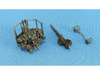 Twin 40 Mm Bofors Guns - zdjęcie 1