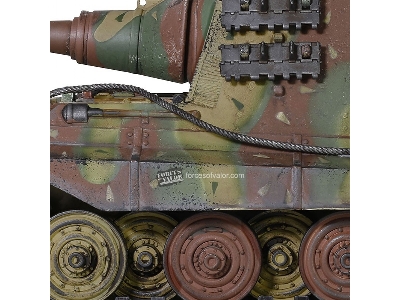 German Sd.Kfz.186 Panzerjager Tiger Ausf. B Heavy Tank "jagdtiger", Henschel Suspension - zdjęcie 4