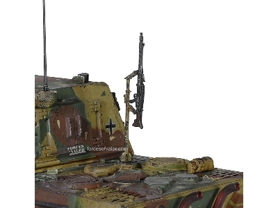 German Sd.Kfz.186 Panzerjager Tiger Ausf. B Heavy Tank "jagdtiger", Henschel Suspension - zdjęcie 10