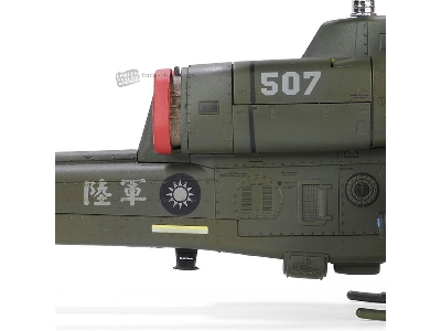 Bell Ah-1w "whiskey Cobra" Attack Helicopter - zdjęcie 11