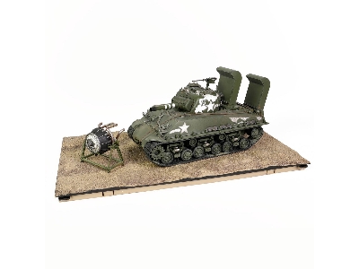 U.S. Medium Tank Sherman M4e8 (105) Hvss With Deep Wading Gear (Engine Plus Series) - zdjęcie 1