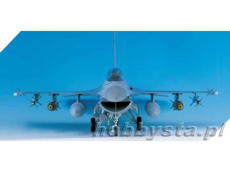 F-16C BLOCK 40/50 Fighting Falcon samolot - zdjęcie 1 F-16C BLOCK 40/50 Fighting Falcon samolot - zdjęcie 1