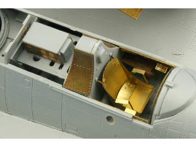  TBF-1 interior S. A. 1/48 - Hobby Boss - blaszki - zdjęcie 3