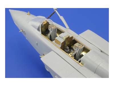  Tornado IDS interior S. A. 1/48 - Hobby Boss - blaszki - zdjęcie 4