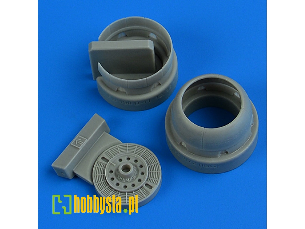 Fw 190D-11/12/13 cowling and cooling flaps (closed) - zdjęcie 1 Fw 190D-11/12/13 cowling and cooling flaps (closed) - zdjęcie 1