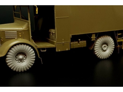 British 2-ton 4x2 Ambulance (Austin K2) - Wheels (For Tamiya Kits) - zdjęcie 1