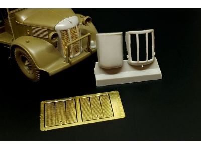 British 2-ton 4x2 Ambulance (Austin K2) - Front Grill (For Tamiya Kits) - zdjęcie 1