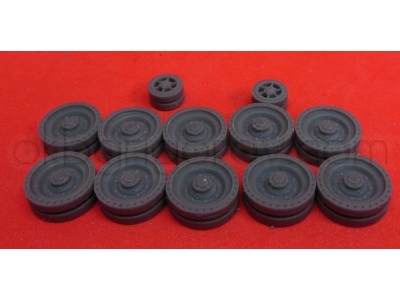Wheels For Cromwell, Type 3, Perforated Tire And 3 Greasers - zdjęcie 1