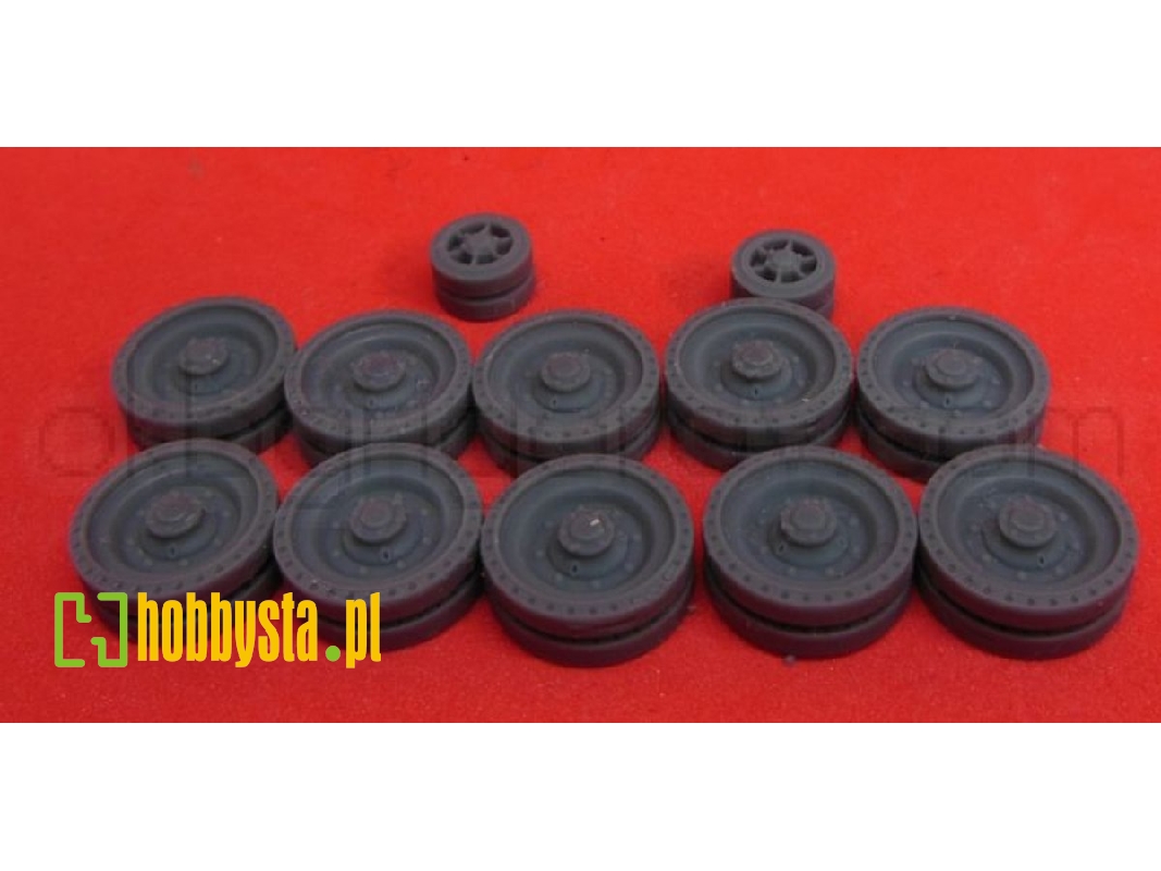 Wheels For Cromwell, Type 3, Perforated Tire And 3 Greasers - zdjęcie 1