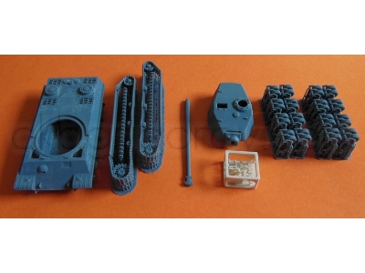 French Medium Tank Amx M4 Mle. 45 With Coil Springs Suspension - zdjęcie 2