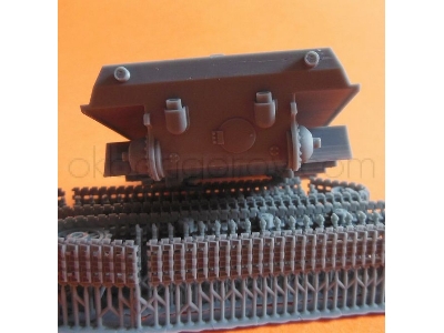 French Medium Tank Amx M4 Mle. 45 With Coil Springs Suspension - zdjęcie 8