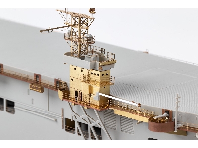 USS Sangamon CVE-26 island 1/350 - TRUMPETER - zdjęcie 11