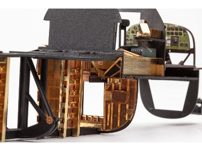 B-24J bomb bay 1/48 - HOBBY BOSS - zdjęcie 6