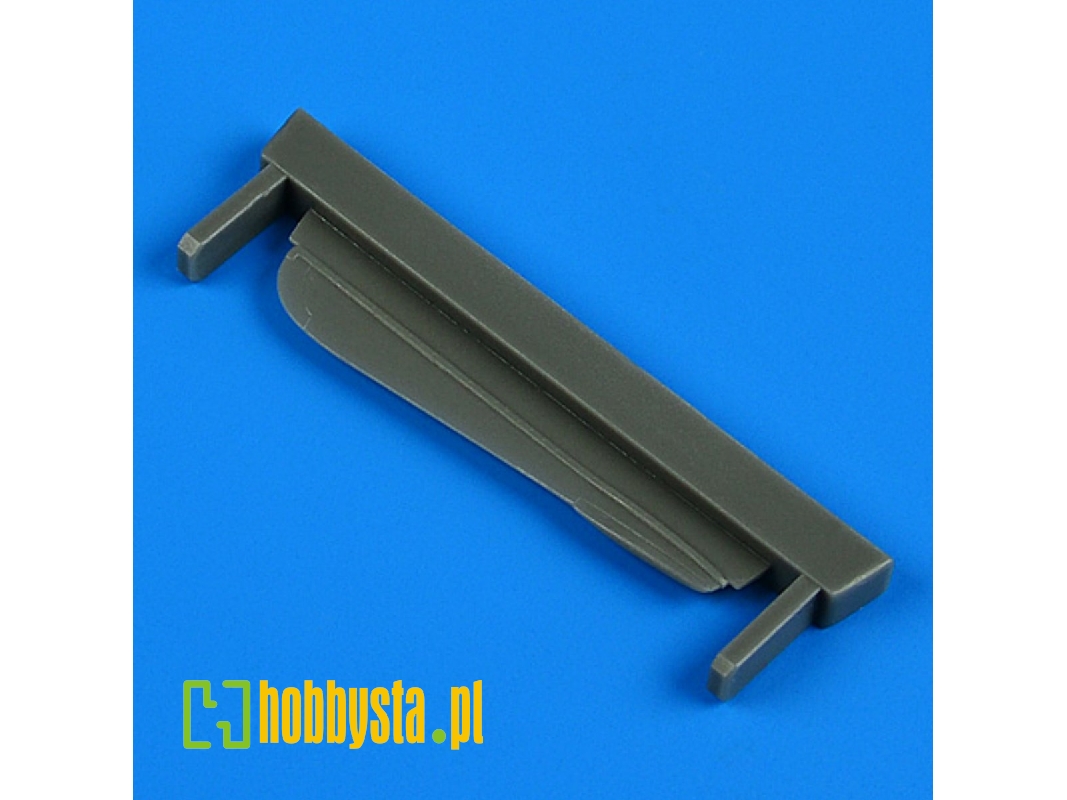 MiG-17F Fresco correct ventral fin - zdjęcie 1