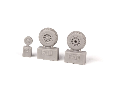P-51D wheels diamond tread 2 1/72 - EDUARD - zdjęcie 4