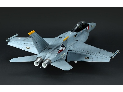 Boeing F/A-18 F Super Hornet - Bounty Hunters - zdjęcie 3