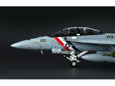 Boeing F/A-18 F Super Hornet - Bounty Hunters - zdjęcie 6