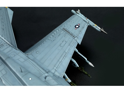 Boeing F/A-18 F Super Hornet - Bounty Hunters - zdjęcie 8