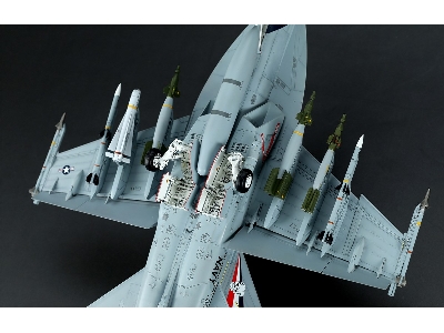 Boeing F/A-18 F Super Hornet - Bounty Hunters - zdjęcie 12