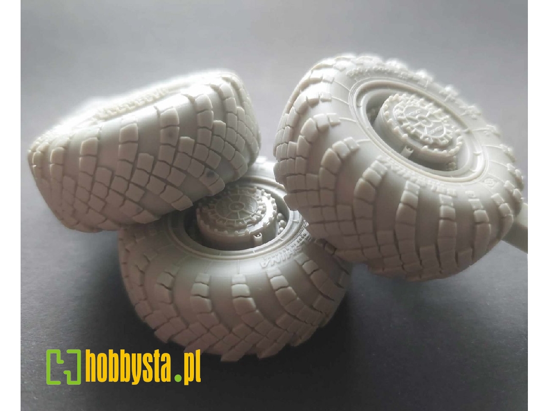 51 P6a S-400 'triumph' Rocket Launcher Road Wheels - zdjęcie 1 51 P6a S-400 'triumph' Rocket Launcher Road Wheels - zdjęcie 1