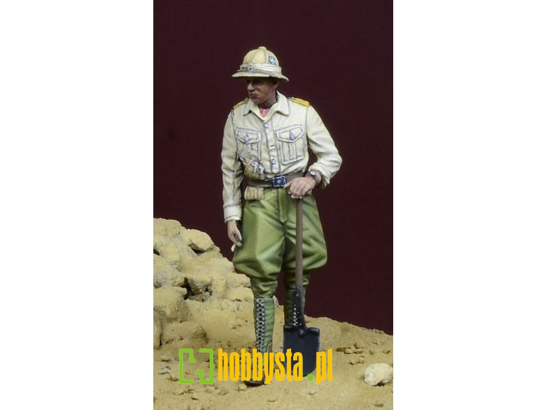 Dak Soldier With A Shovel, North Africa 1941-43 - zdjęcie 1 Dak Soldier With A Shovel, North Africa 1941-43 - zdjęcie 1