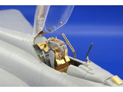  BAC Lightning F.1A/ F.3 interior S. A. 1/32 - Trumpeter - blasz - zdjęcie 4