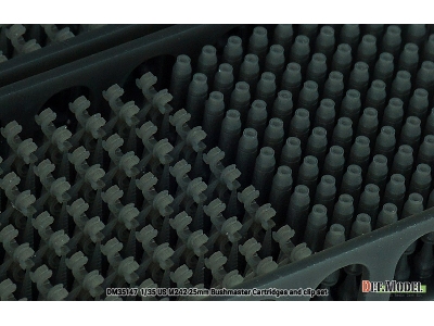 Us 25mm M242 Bushmaster Cartridges And Clip Set (Over 200 Cartridges And Clip Parts For M2/M3, Lav-25, Apc Kit) - zdjęcie 3