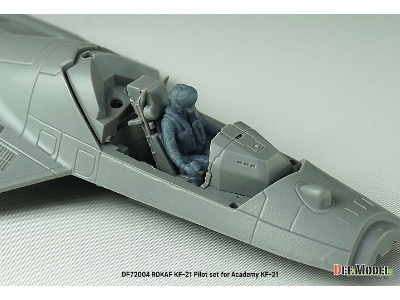 Rokaf Kf-21 Pilot Set (1 Figure For Academy Kit) - zdjęcie 8