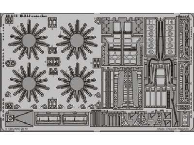  B-24J exterior 1/48 - Monogram - blaszki - zdjęcie 1