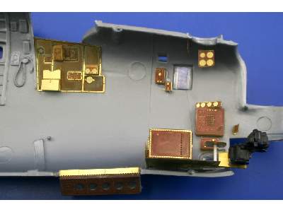  B-24J front interior 1/48 - Monogram - blaszki - zdjęcie 8