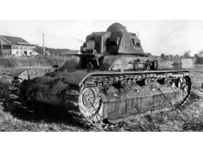 Francuski czołg lekki Renault R40 z armata 37 mm SA18 - zdjęcie 5