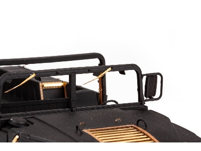 Humvee M1097A2 1/35 - ICM - zdjęcie 4