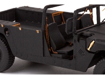 Humvee M1097A2 1/35 - ICM - zdjęcie 6