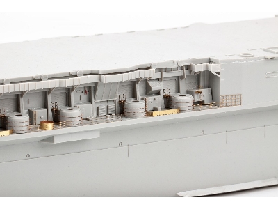 USS Midway CV-41 part 2 1/350 - TRUMPETER - zdjęcie 9