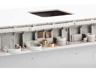 USS Midway CV-41 part 2 1/350 - TRUMPETER - zdjęcie 10