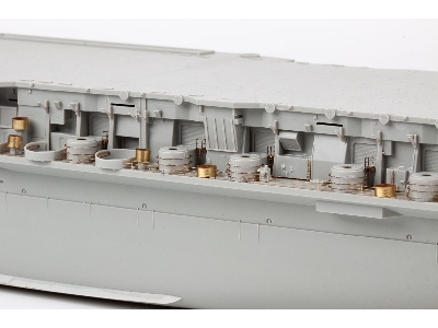 USS Midway CV-41 part 2 1/350 - TRUMPETER - zdjęcie 14