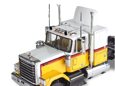 Chevrolet Bison Semi Truck - zdjęcie 7